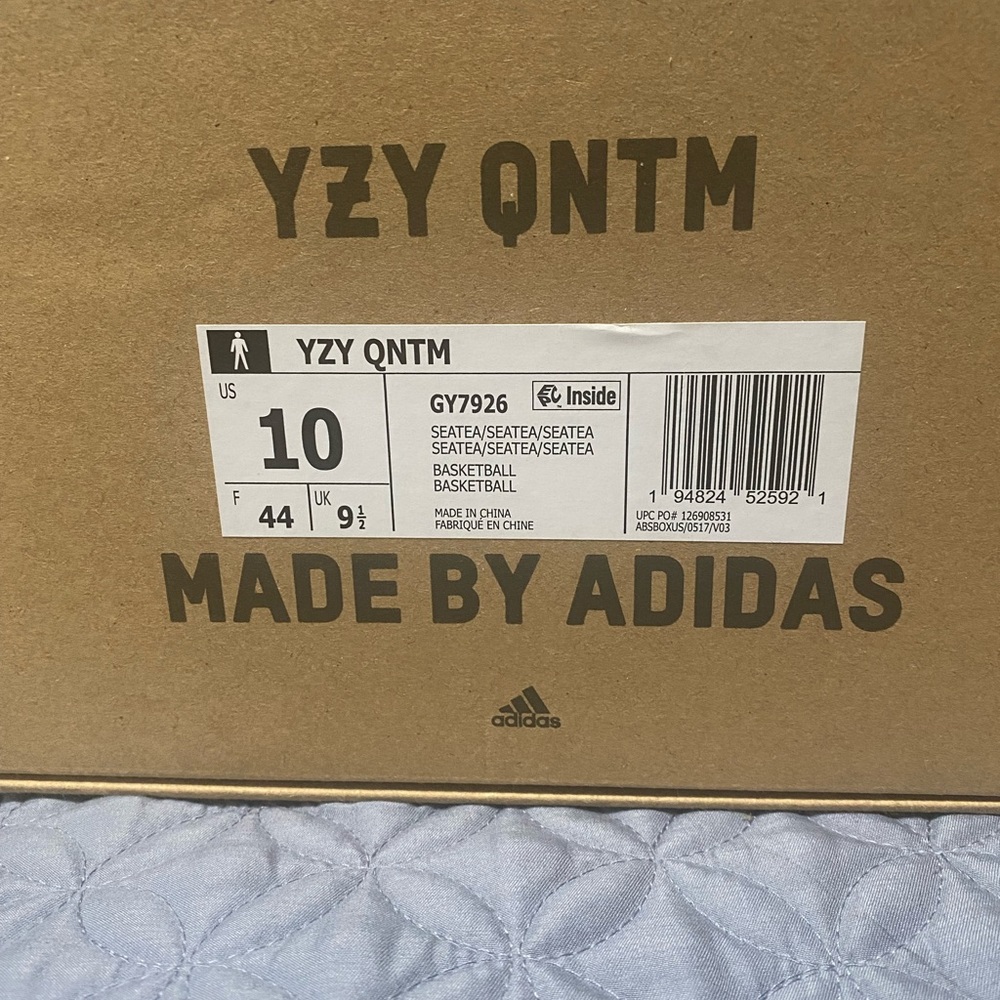 Yeezy Quantum Sneakers in Black/Blue and Cream - Picture 8 of 11